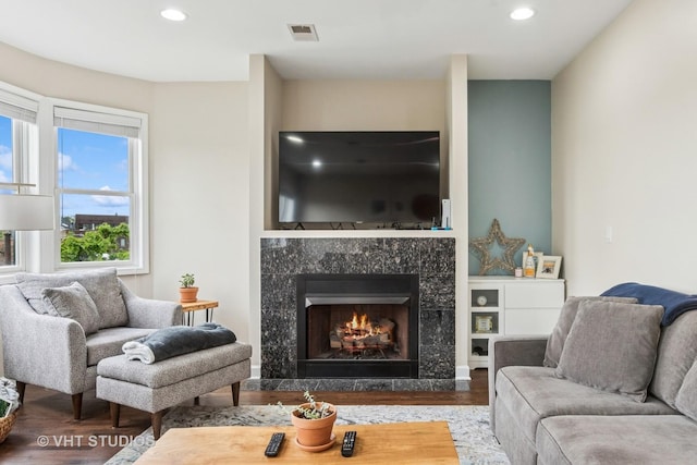 521 N Racine Ave Unit 3, Chicago, IL 60642 - living area featuring wood finished floors, recessed lighting, and a premium fireplace