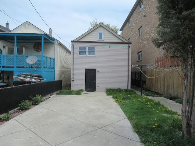 2952 S Bonfield St, Chicago, IL 60608 - rear view of house with fence