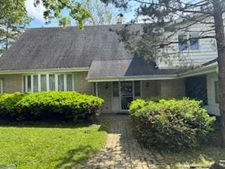 2700 Chariot Ln, Olympia Fields, IL 60461 - view of front of home with a front lawn