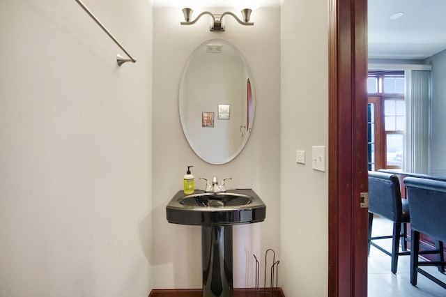 5912 N NW Hwy, Chicago, IL 60631 - view of bathroom