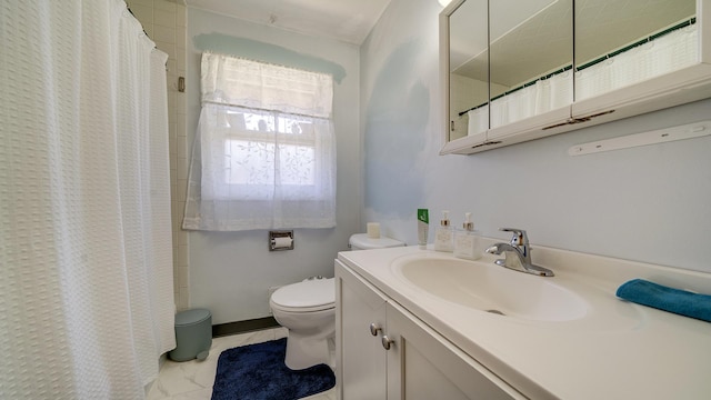 full bathroom featuring vanity, a shower with shower curtain, toilet, and marble finish floor