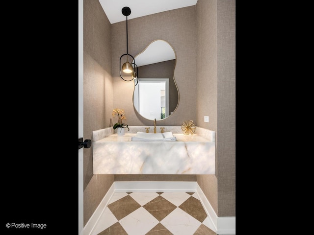 118 Lockerbie Ln, Wilmette, IL 60091 - bathroom featuring a sink