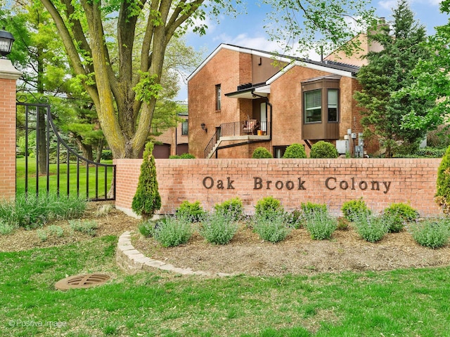 view of community / neighborhood sign