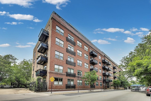 1735 W Diversey Pkwy Unit 206, Chicago, IL 60614 - view of apartment building / complex