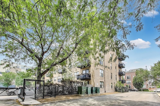 1735 W Diversey Pkwy Unit 206, Chicago, IL 60614 - view of building exterior