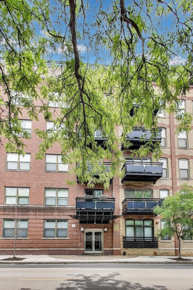 1735 W Diversey Pkwy Unit 206, Chicago, IL 60614 - view of apartment building / complex