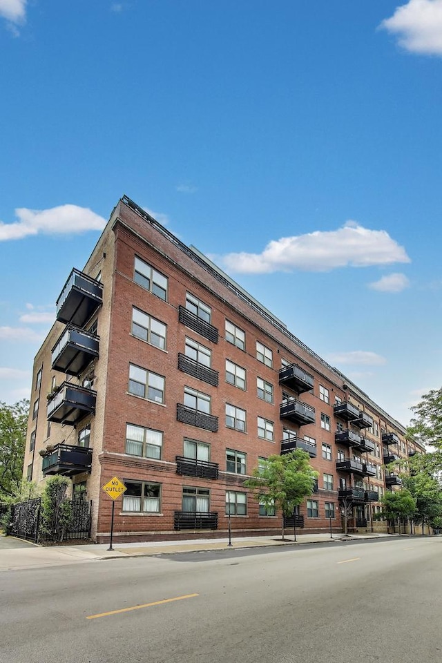 1735 W Diversey Pkwy Unit 206, Chicago, IL 60614 - view of apartment building / complex