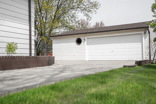 view of detached garage