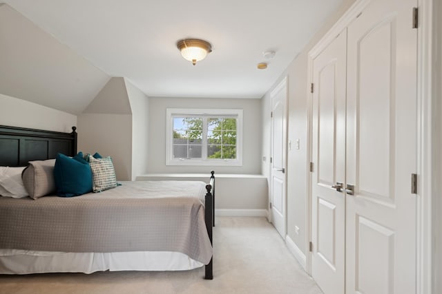 840 S Madison St, Hinsdale, IL 60521 - bedroom with light colored carpet, baseboards, and lofted ceiling