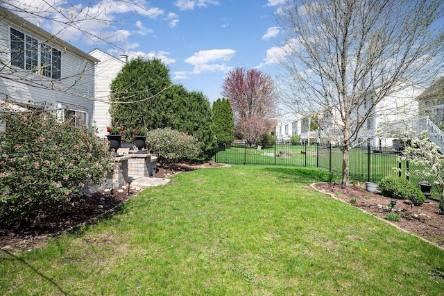 553 Ivory Ln, Bartlett, IL 60103 - view of yard featuring fence