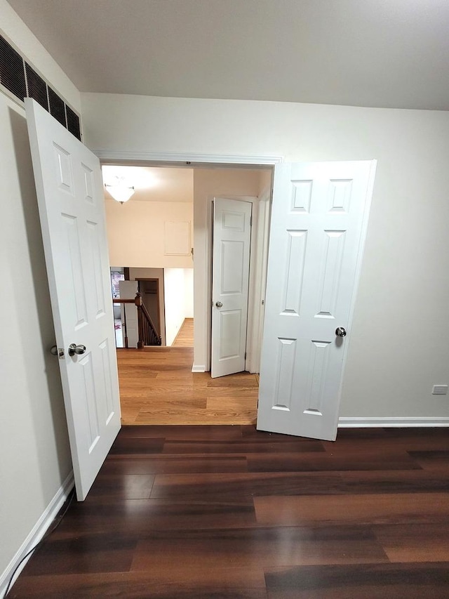 957 Harvard Ln, Matteson, IL 60443 - unfurnished room with baseboards and wood finished floors