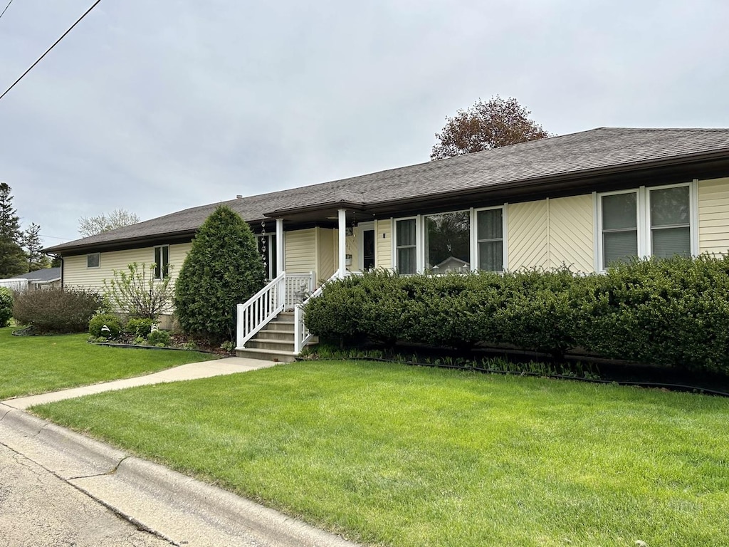 1011 Chicago St, Mendota, IL 61342 - photo 1