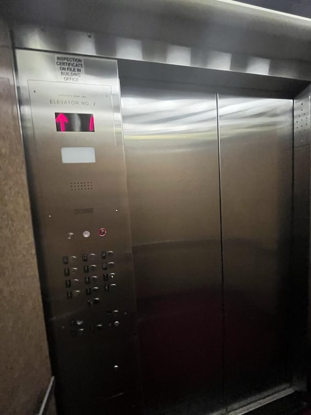 room details featuring elevator