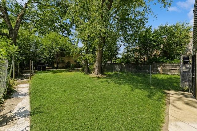 7036 S Sangamon St, Chicago, IL 60621 - view of yard with fence