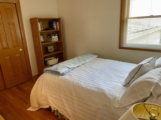 1994 Brentwood Ln, Wheaton, IL 60189 - bedroom with wood finished floors