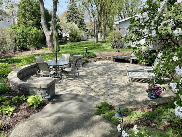 1994 Brentwood Ln, Wheaton, IL 60189 - view of patio with outdoor dining area