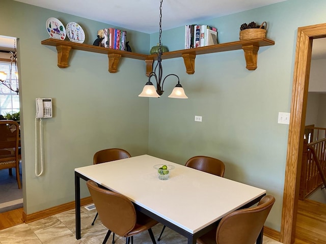 1994 Brentwood Ln, Wheaton, IL 60189 - dining room featuring baseboards