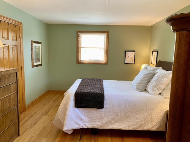 1994 Brentwood Ln, Wheaton, IL 60189 - bedroom featuring light wood-style floors and baseboards