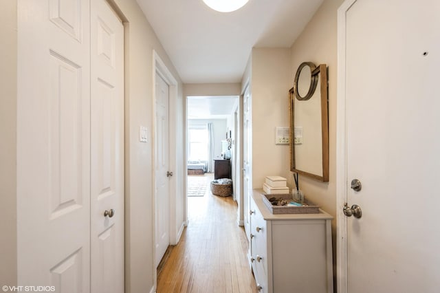 4240 N Clarendon Ave Unit 301S, Chicago, IL 60613 - hall with light wood-style floors