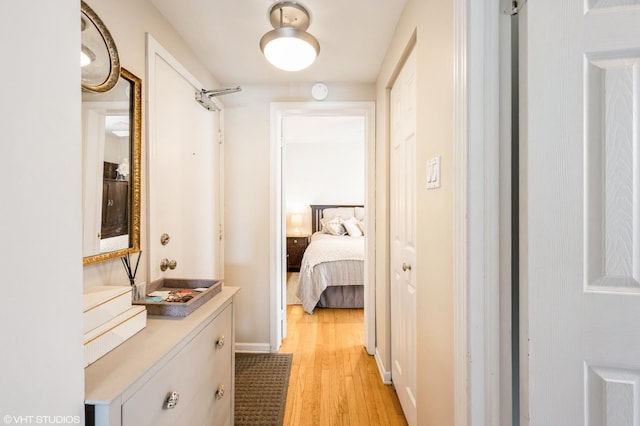 4240 N Clarendon Ave Unit 301S, Chicago, IL 60613 - hall featuring light wood-type flooring