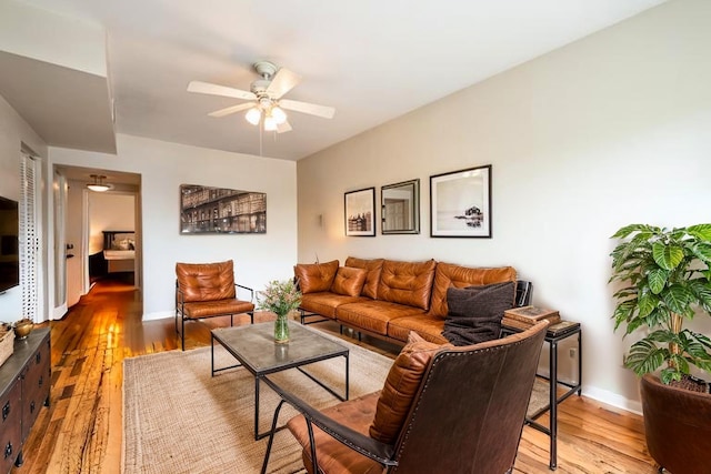 4240 N Clarendon Ave Unit 301S, Chicago, IL 60613 - living room featuring a ceiling fan, hardwood / wood-style flooring, and baseboards