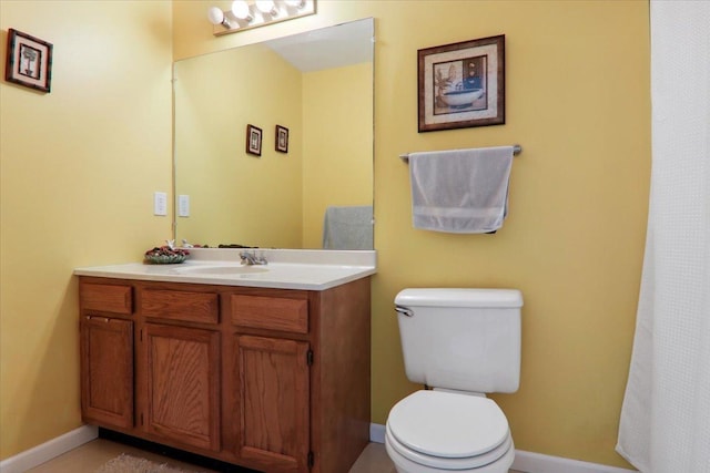2 Reading Rd, Bloomington, IL 61701 - full bath with vanity, baseboards, and toilet