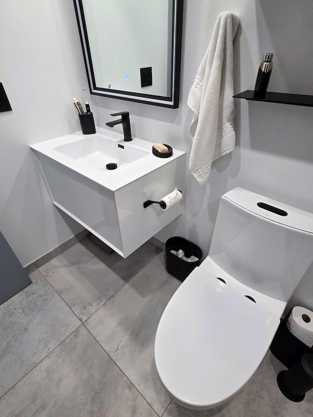 9701 N Dee Rd Unit 2G, Niles, IL 60714 - bathroom with vanity and toilet