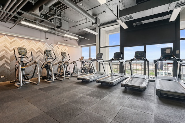 1530 S State St Unit 523, Chicago, IL 60605 - gym featuring a high ceiling and visible vents