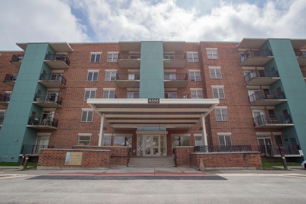 9355 Irving Park Rd Unit 510, Schiller Park, IL 60176 - view of property
