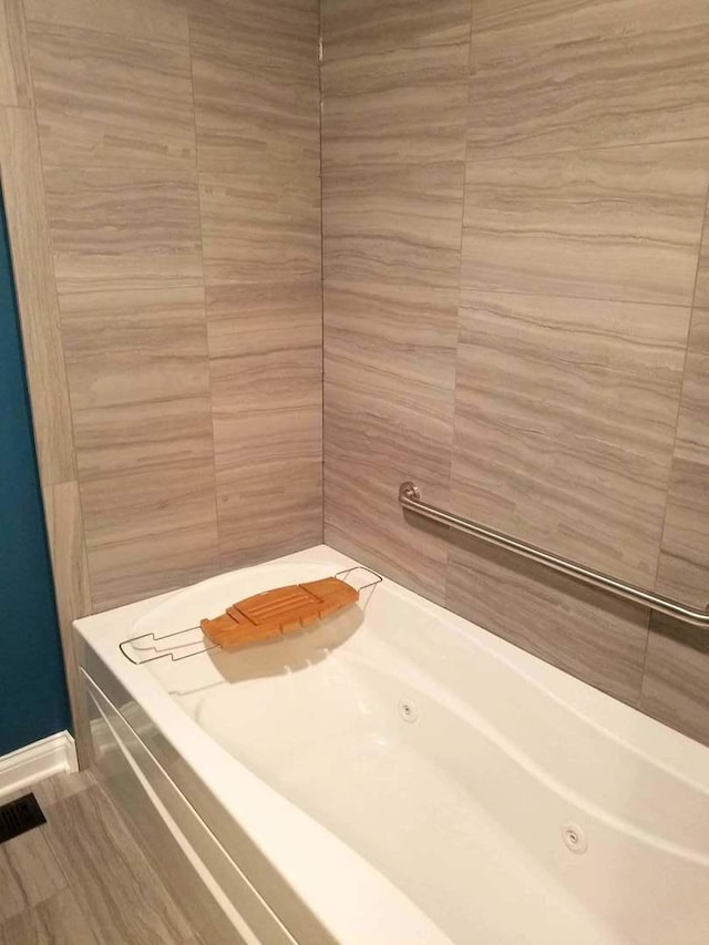 10455 S Forest Ave, Chicago, IL 60628 - full bath featuring baseboards