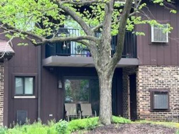 55 W 64th St Unit 202, Westmont, IL 60559 - exterior space