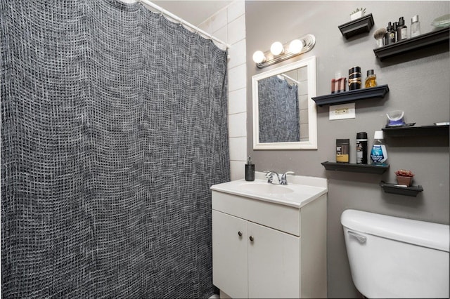 165 Dover Dr Unit 3, Des Plaines, IL 60018 - bathroom featuring vanity, toilet, and a shower with shower curtain