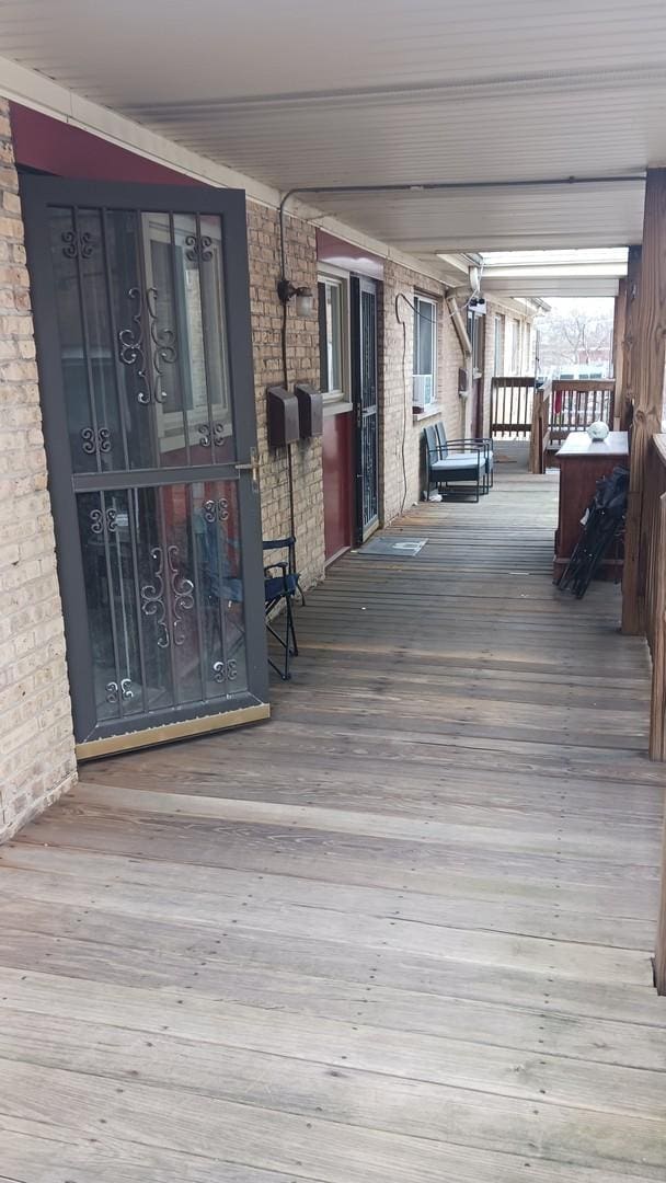 7019 N Ridge Blvd Unit 3B, Chicago, IL 60645 - view of wooden deck