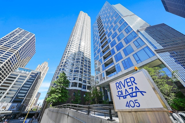 view of building exterior featuring a city view