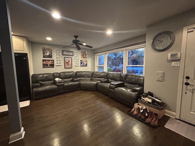 living area with recessed lighting, ceiling fan, dark wood-style floors, and baseboards