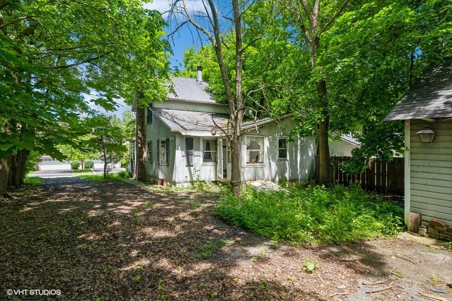217 E Church St, Libertyville, IL 60048 - photo 2