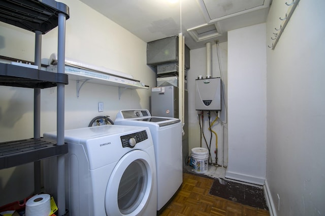 566 N 10th Ave, Kankakee, IL 60901 - laundry area featuring washer and dryer and attic access