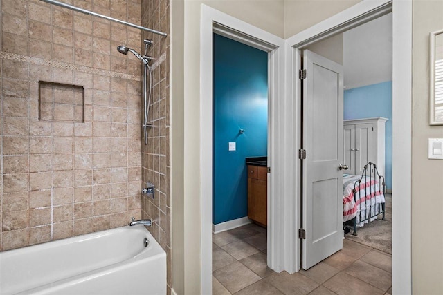 845 Woodward Ave, Deerfield, IL 60015 - full bath with shower / tub combination, baseboards, tile patterned flooring, and ensuite bath