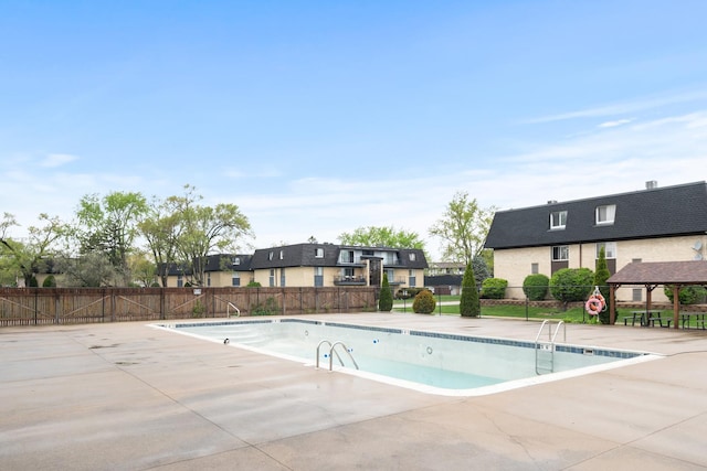 11123 S 84th Ave Unit 2B, Palos Hills, IL 60465 - community pool with a patio and fence