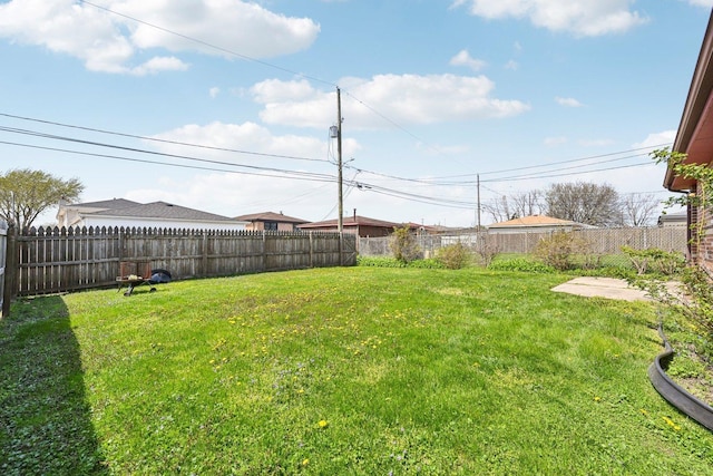 310 Muskegon Ave, Calumet City, IL 60409 - view of yard featuring a fenced backyard
