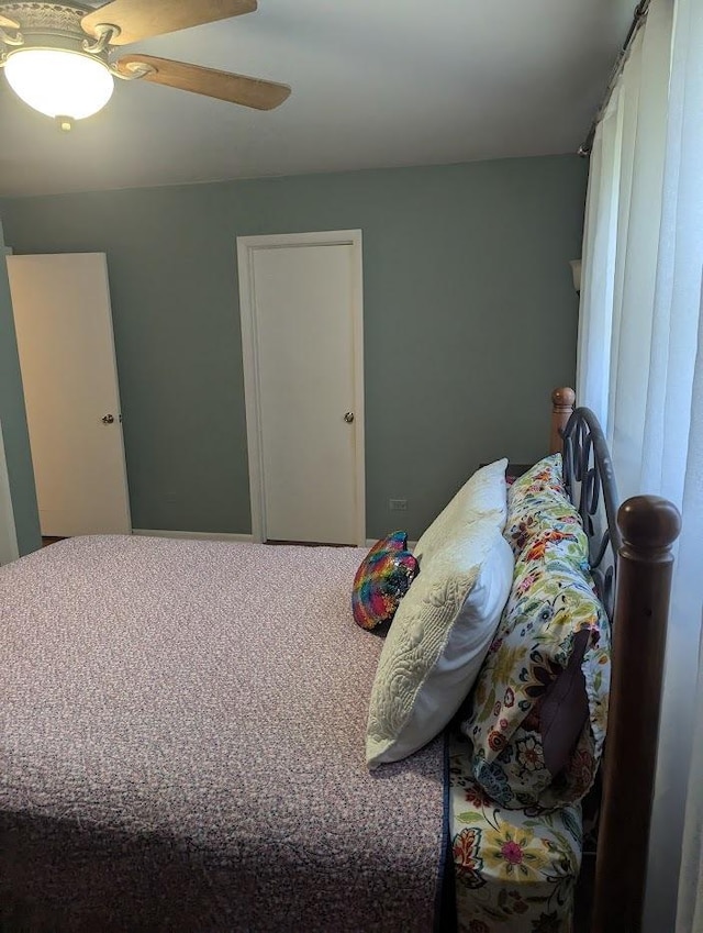 bedroom with ceiling fan