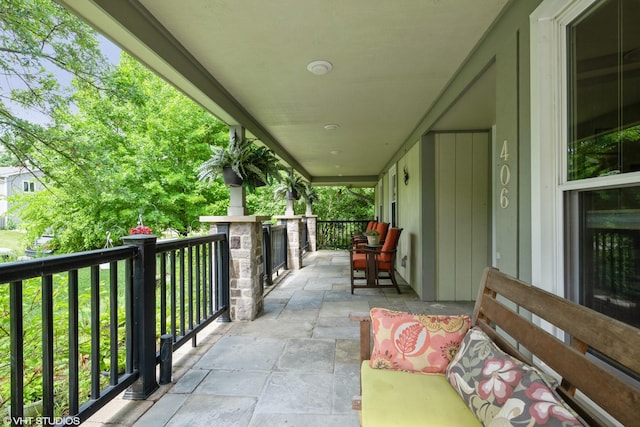 406 Channel Dr, Island Lake, IL 60042 - photo 2