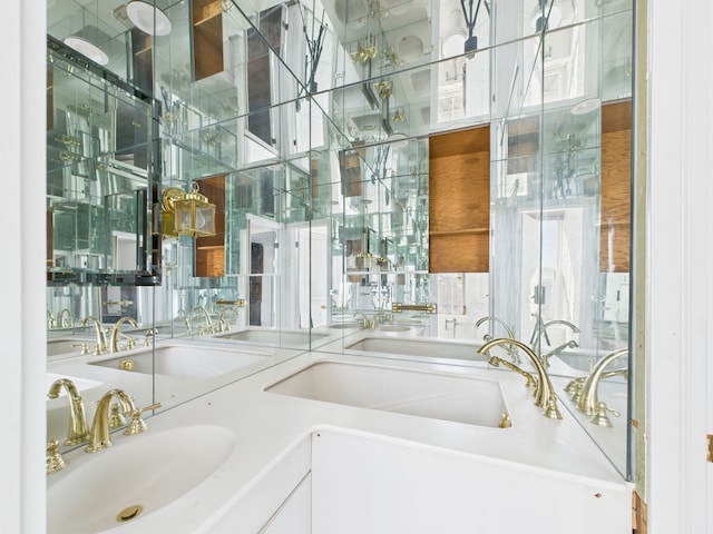 5555 S Everett Ave Unit B3-4, Chicago, IL 60637 - bathroom with a sink