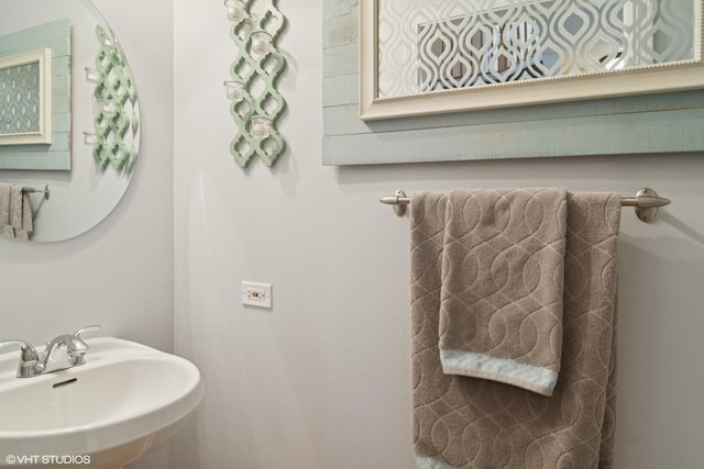 5515 Mcdonough Rd Unit 5515, Hoffman Estates, IL 60192 - bathroom with a sink