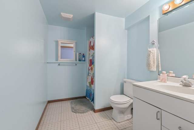 full bathroom featuring toilet, baseboards, visible vents, and vanity