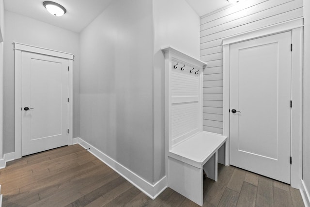 840 Coventry Cir N, Sycamore, IL 60178 - mudroom with baseboards and dark wood-style floors