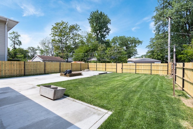 16910 Lincoln St, Hazel Crest, IL 60429 - view of yard featuring a patio