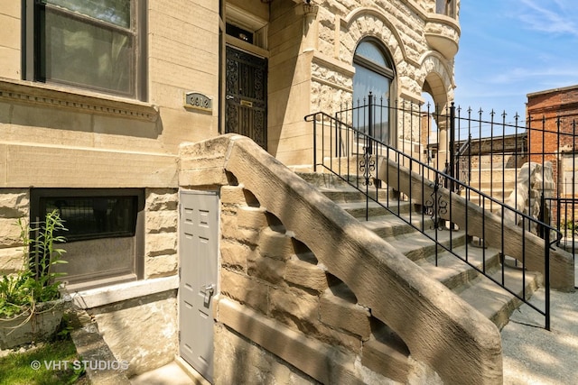 3912 S Prairie Ave, Chicago, IL 60653 - entrance to property featuring stone siding