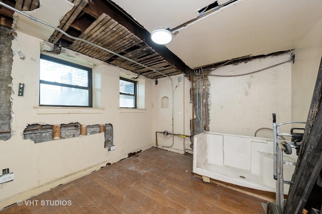 3912 S Prairie Ave, Chicago, IL 60653 - below grade area featuring hardwood / wood-style floors