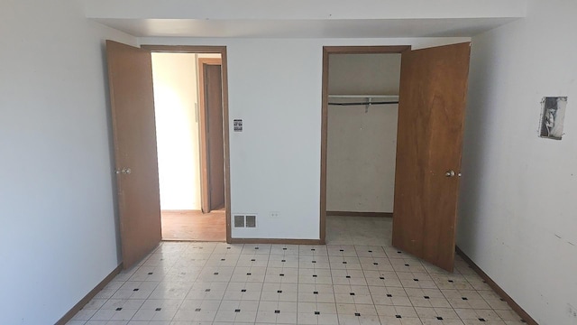 4951 Crest Ct, Country Club Hills, IL 60478 - closet featuring visible vents